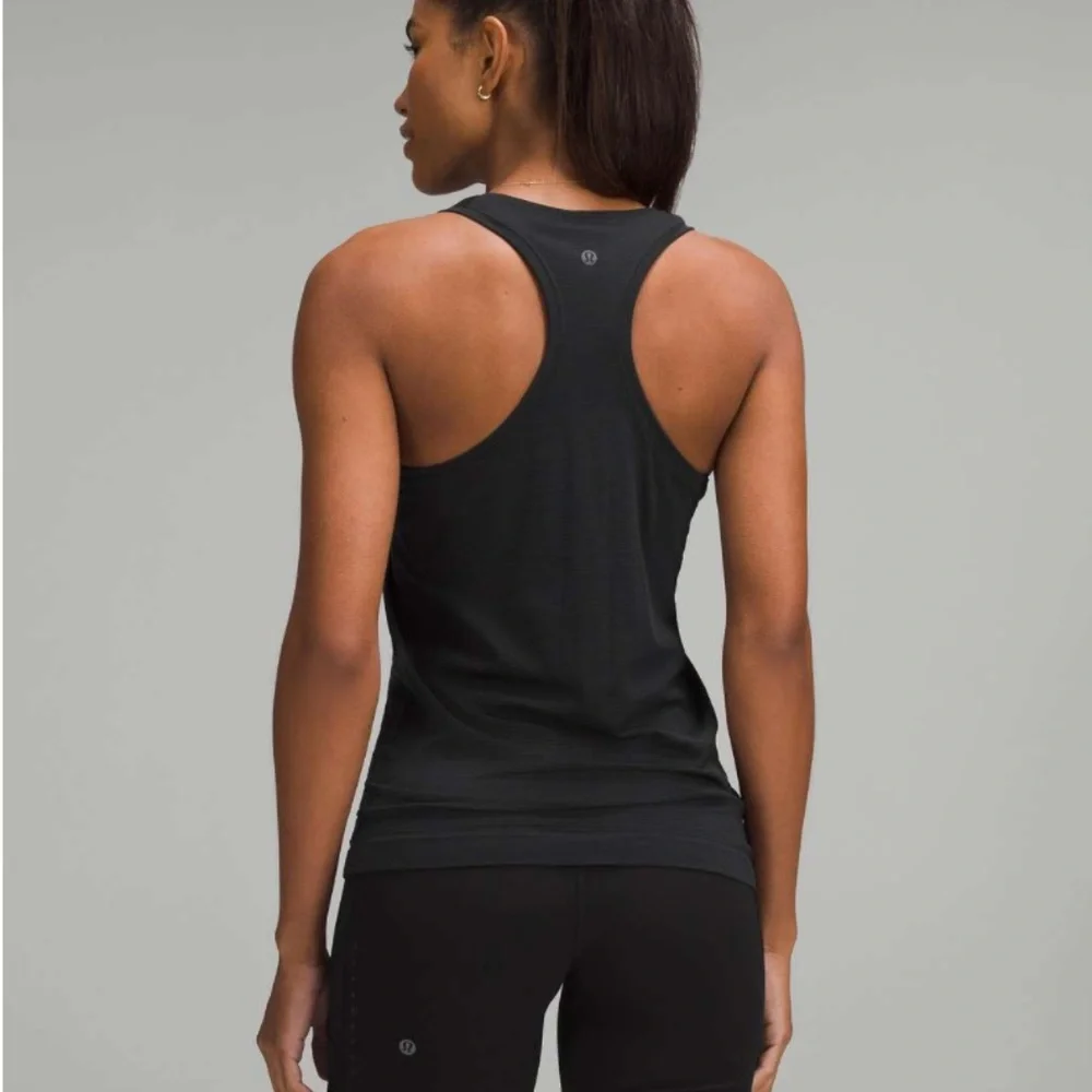 Lululemon Swiftly Tech Racerback Tank Top 2.0 *Hip Length Black Size 2 - Picture 3 of 7